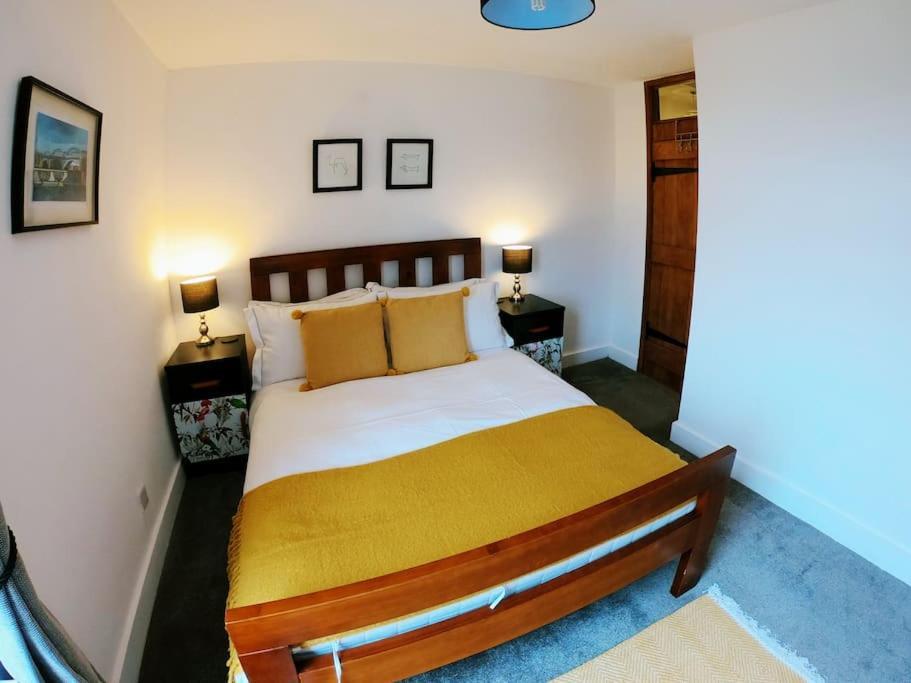 Baker'S Cottage, Urban Spa And Garden Bar 이브샘 외부 사진
