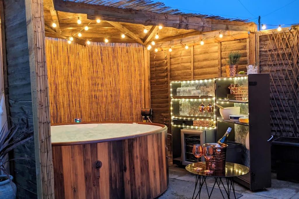 Baker'S Cottage, Urban Spa And Garden Bar 이브샘 외부 사진